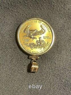 1/4 Oz. American Eagle dans un pendentif de pièce en or jaune 14 carats plaqué avec bouchon à vis.