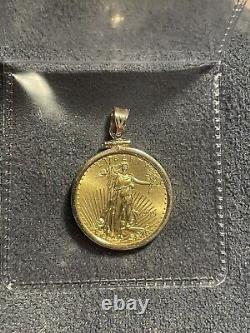 Pendentif de pièce de monnaie à vis plaqué or jaune 14 carats avec American Eagle de 1/4 oz.